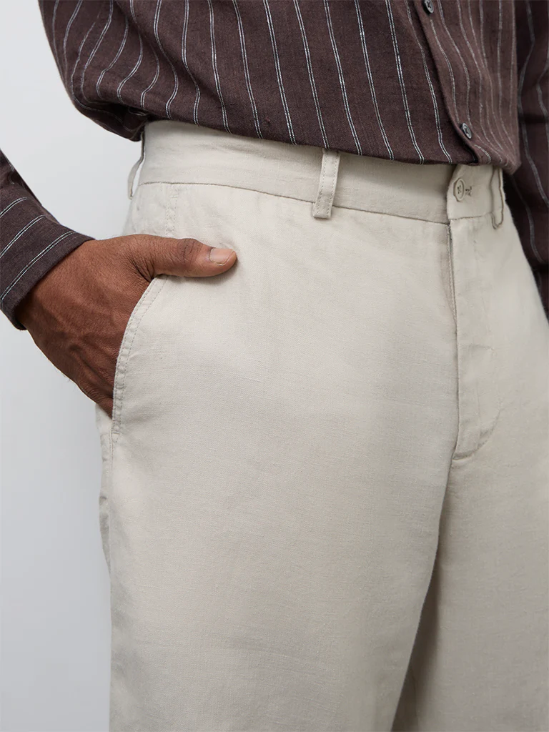 Ascot Beige Solid Relaxed-Fit Mid-Rise Linen Shorts - Image 3