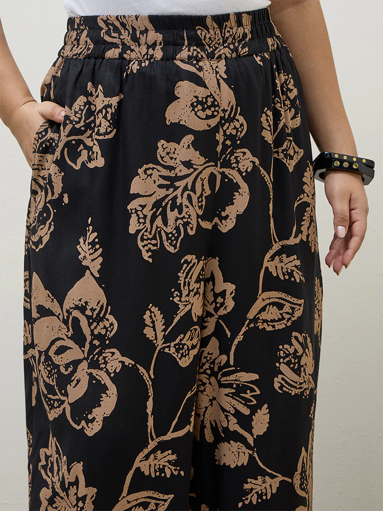 Diza Black Floral Pattern Palazzos - Image 3