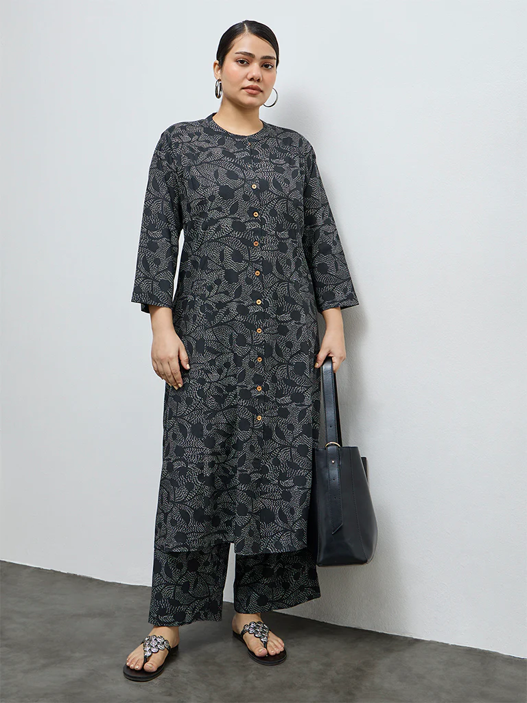 Diza Black Foliage Printed Pants - Image 2