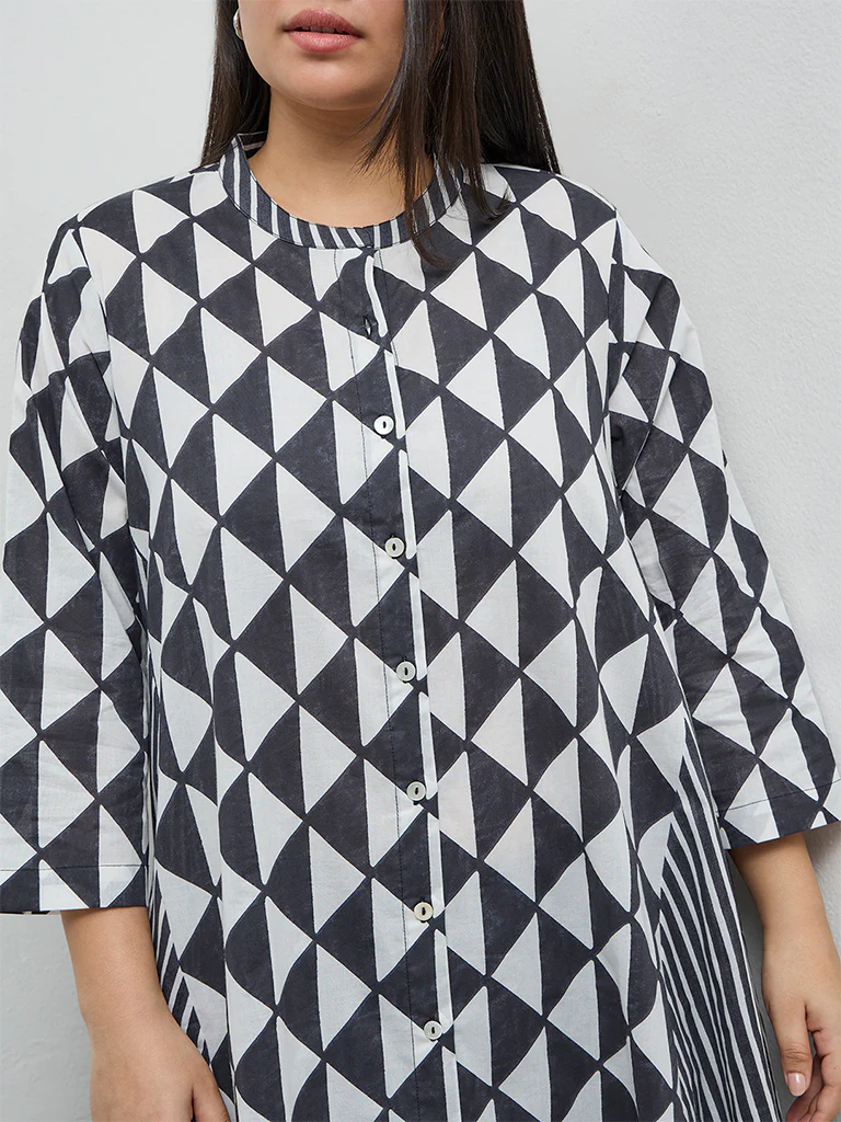 Diza Black Geometric Printed Cotton A-Line Kurta - Image 3