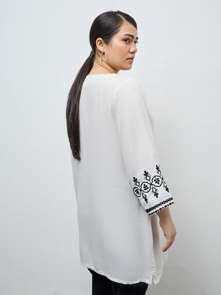 Diza Off-White Embroidered Kurti - Image 4