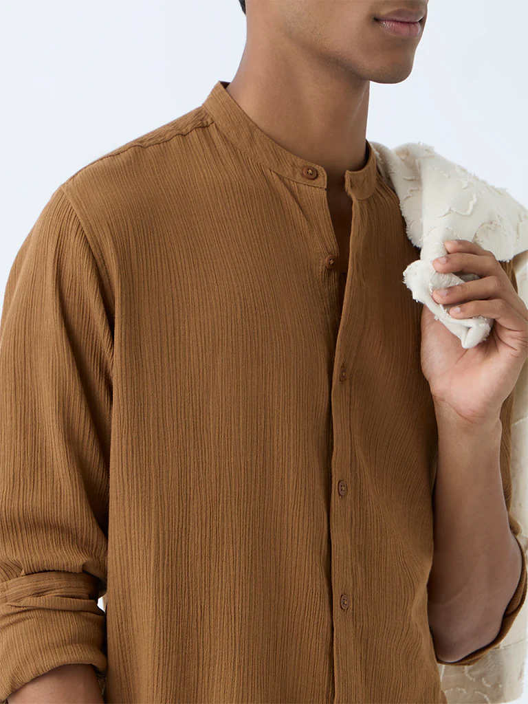ETA Brown Crinkle-Textured Relaxed-Fit Cotton Shirt - Image 4