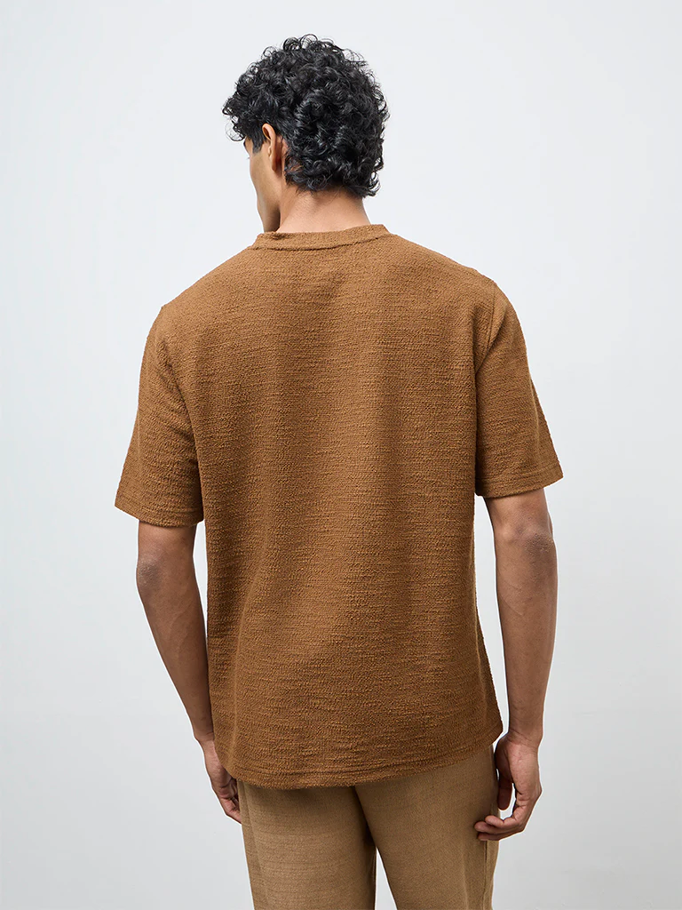 ETA Brown Textured Relaxed-Fit Cotton-Blend T-Shirt - Image 4