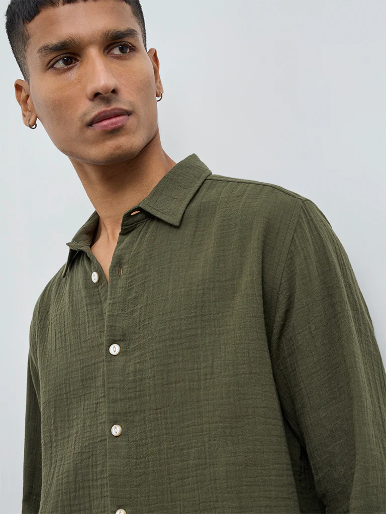 ETA Olive Crinkle-Textured Relaxed-Fit Cotton Shirt - Image 4