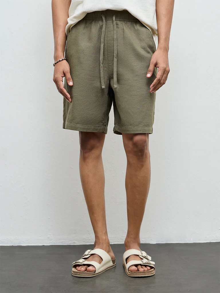 ETA Olive Solid Relaxed-Fit Mid-Rise Cotton Shorts - Image 3