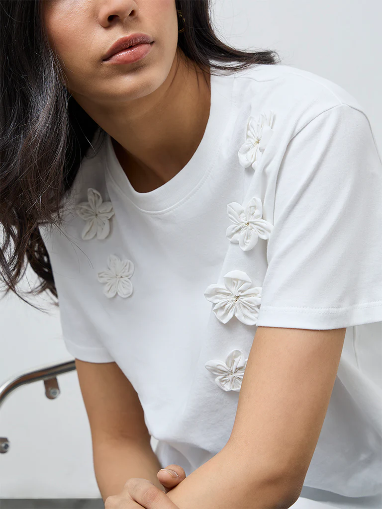 LOV Off-White Floral-Detailed Cotton T-Shirt - Image 3