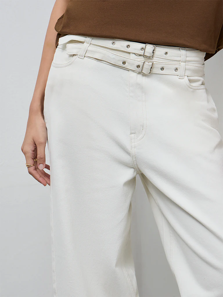 LOV Off-White High-Rise Flared Jeans with Belt - Image 3