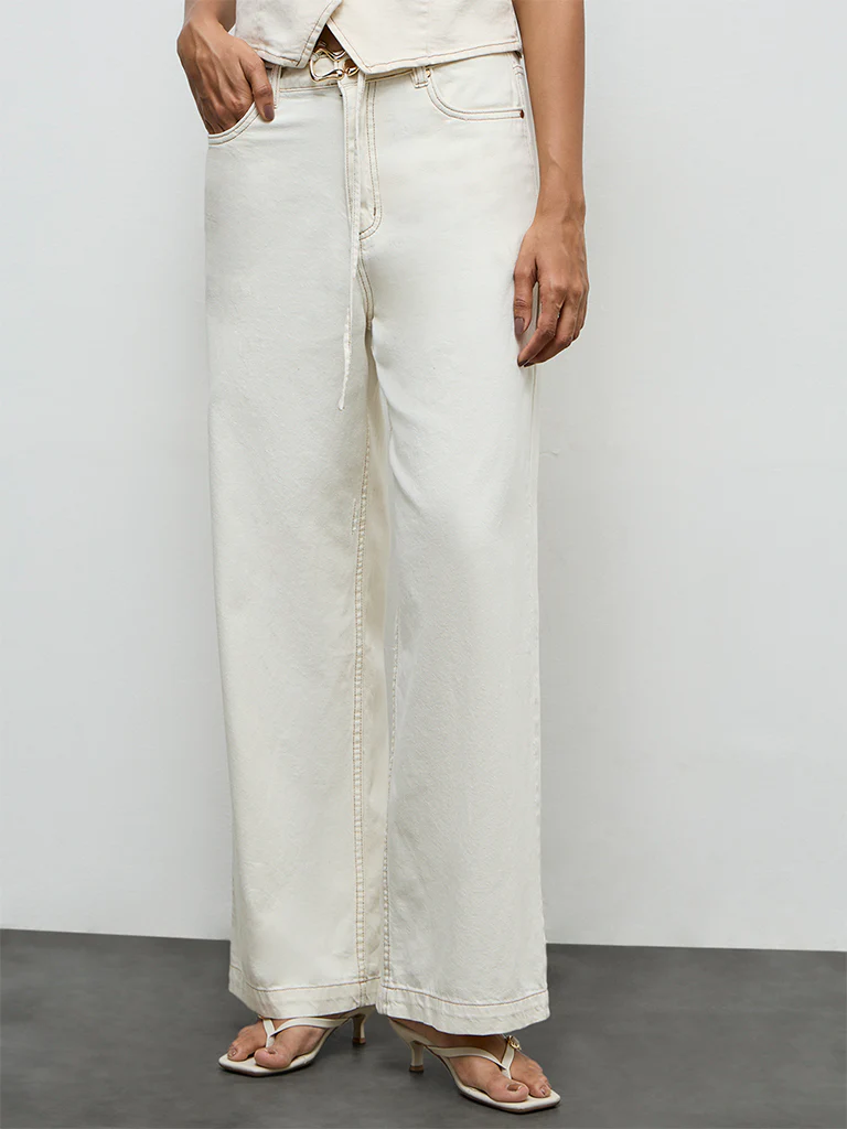 LOV Off-White High-Rise Jeans with Belt - Image 2