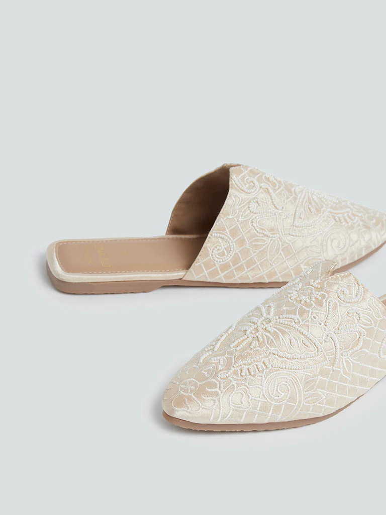 LUNA BLU Beige Beaded Artisanal Mules - Image 3