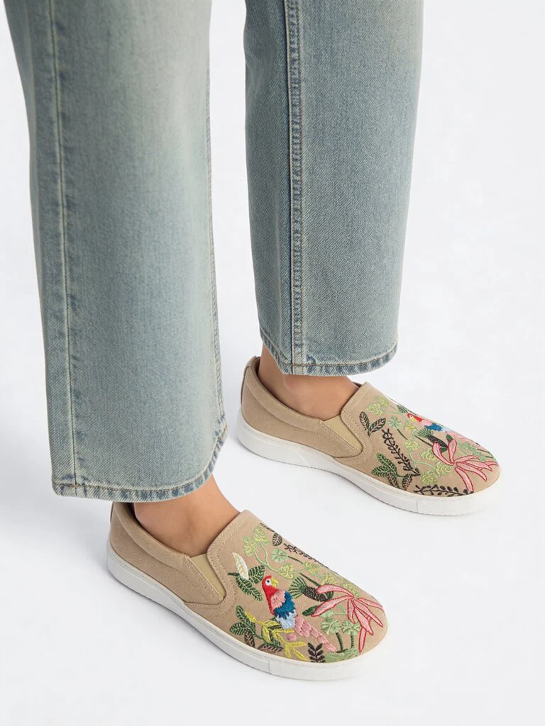 LUNA BLU Beige Embroidered Loafers