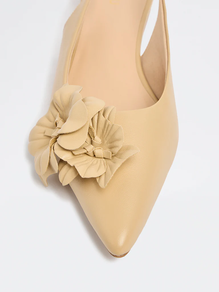 LUNA BLU Beige Floral Detailed Pointed Toe Mules - Image 4