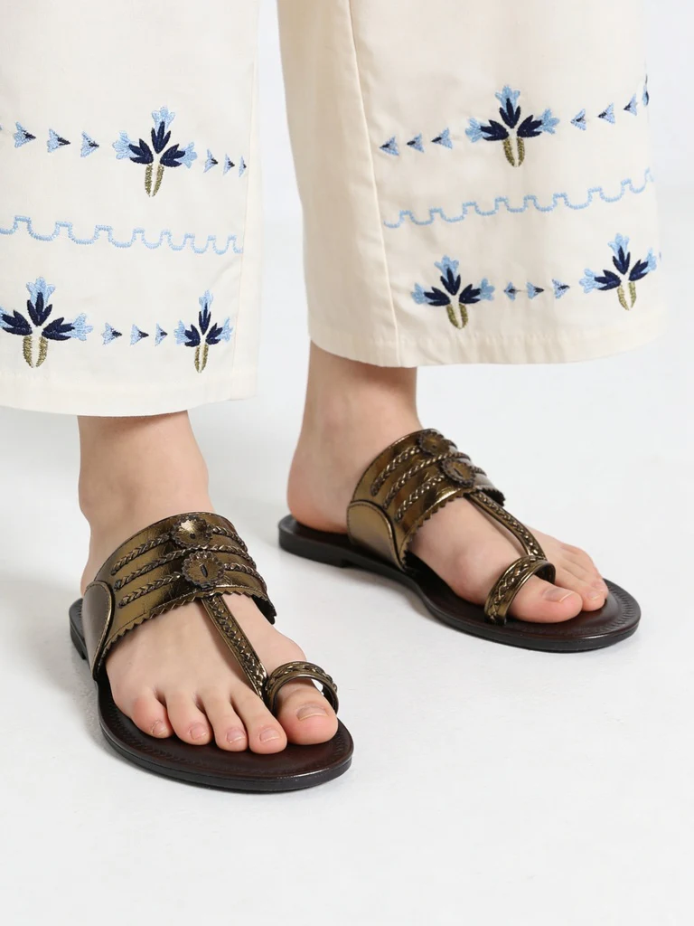 LUNA BLU Bronze Braided Strap Kolhapuri Sandals - Image 3