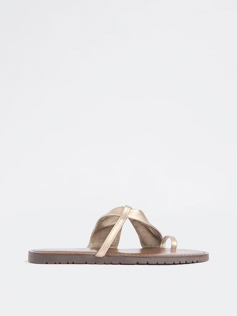LUNA BLU Gold Ruched Toe-Ring Sandals