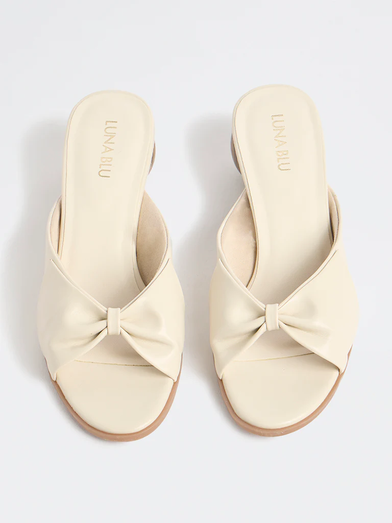 LUNA BLU Ivory Bow-Design Round-Heel Sandals