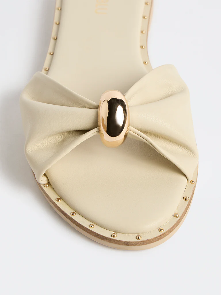 LUNA BLU Ivory Bow-Design Slides - Image 3