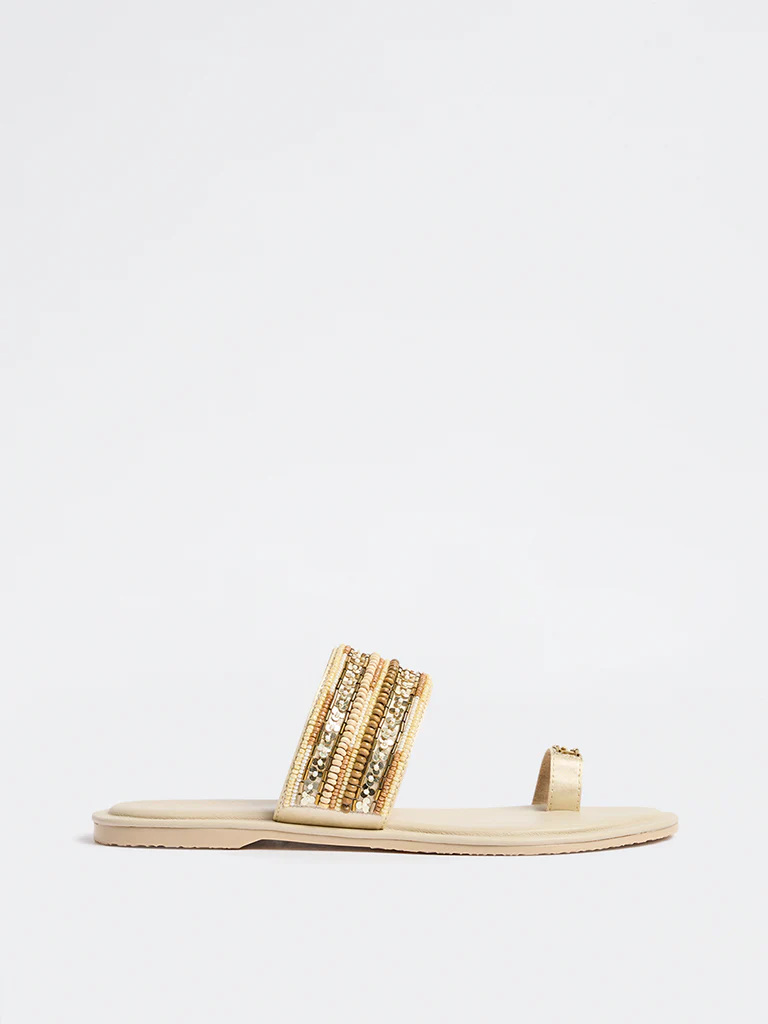 LUNA BLU Ivory Embellished Kolhapuri Sandals