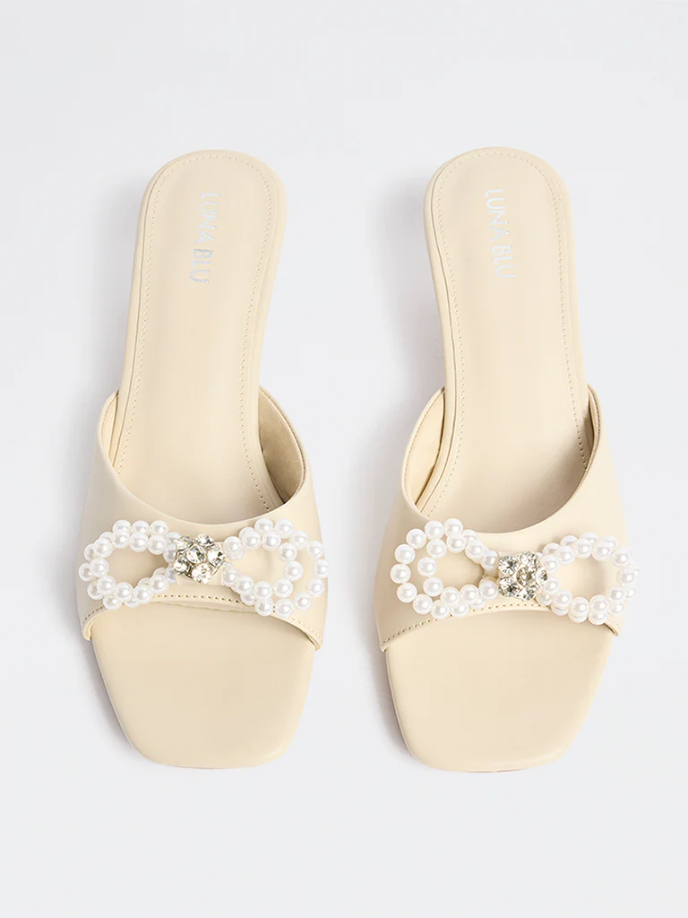 LUNA BLU Ivory Pearl-Detailed Sandals - Image 3