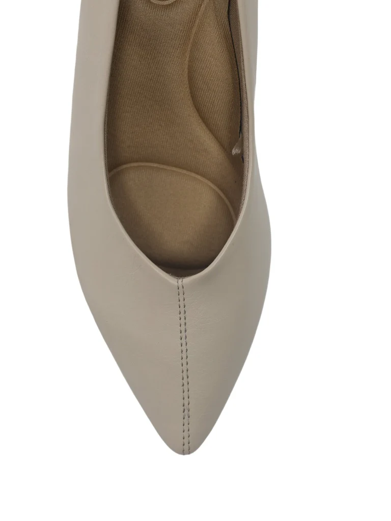 LUNA BLU Ivory Pointed Toe Pump Shoes - Image 2