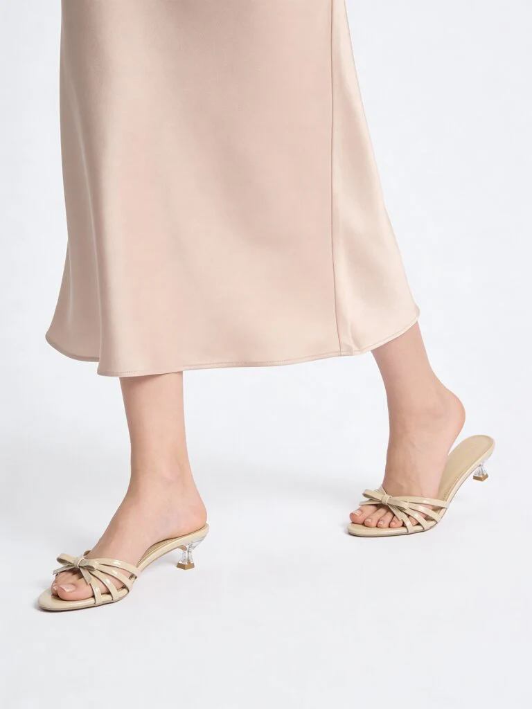 LUNA BLU Light Beige Bow-Detailed Sandals