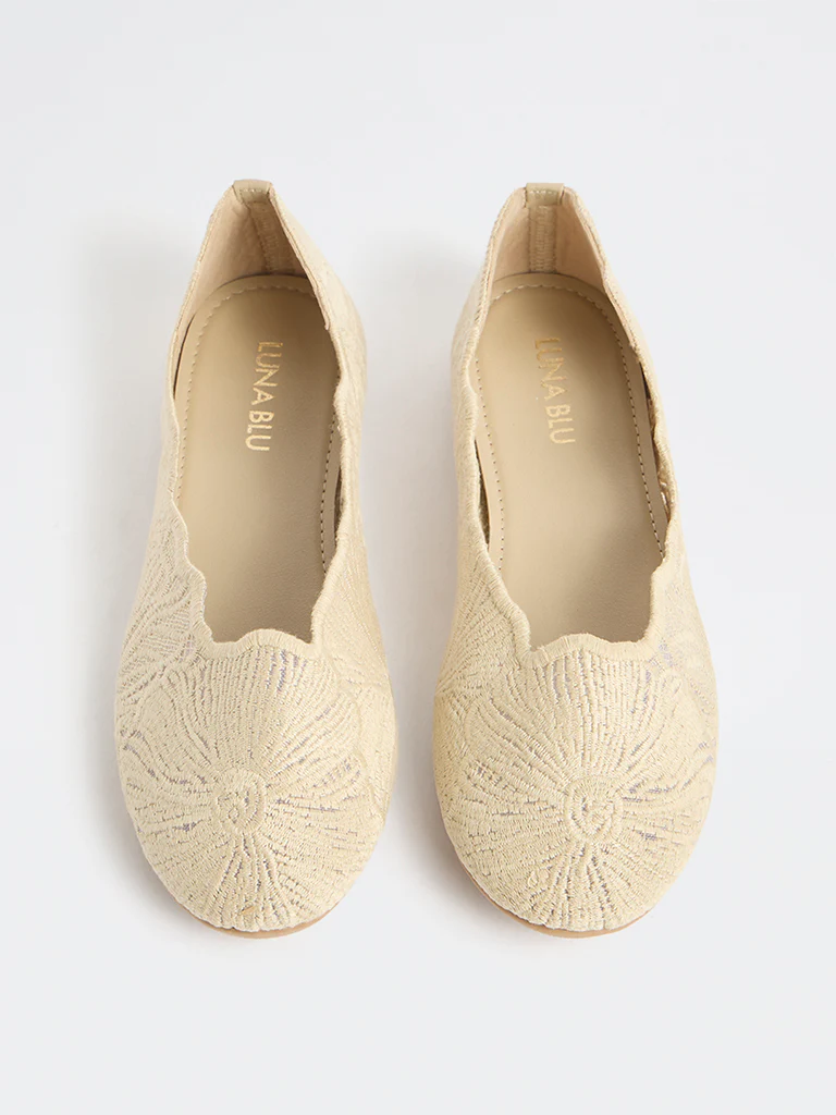 LUNA BLU Off-White Floral-Lace Ballerinas - Image 3