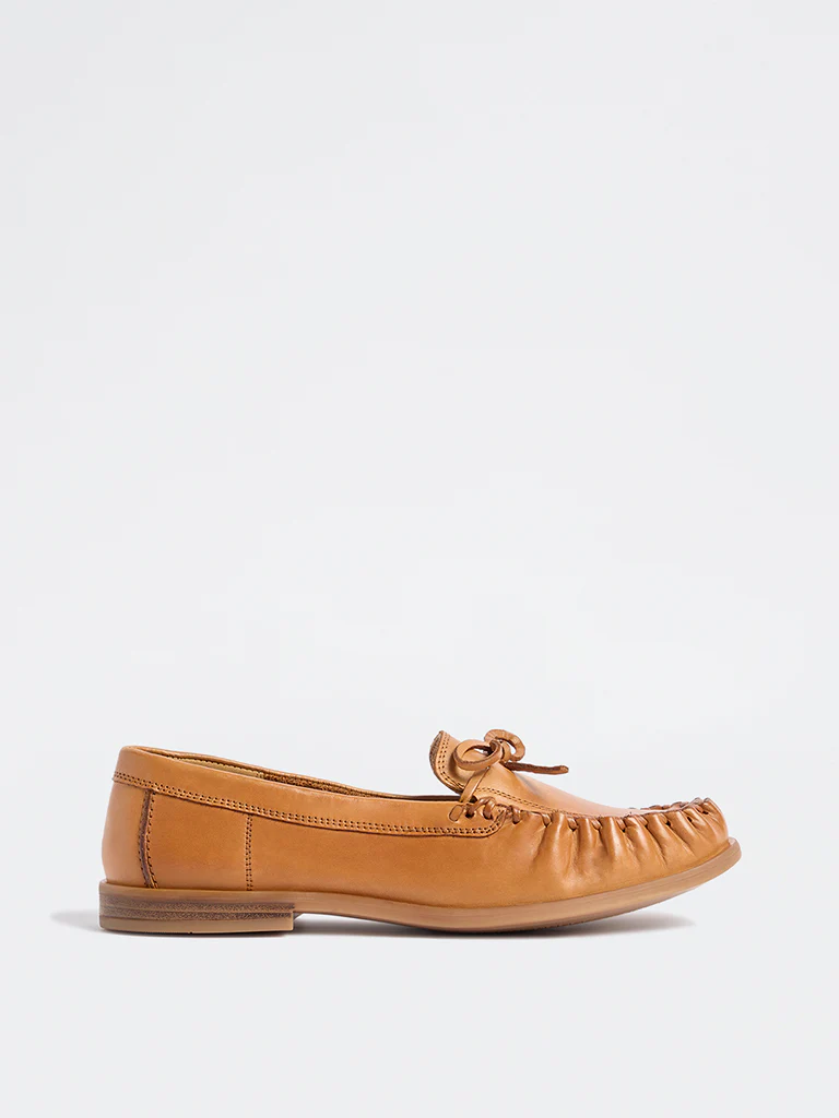 LUNA BLU Tan Bow-Detailed Loafers