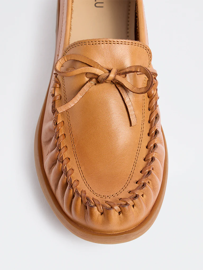 LUNA BLU Tan Bow-Detailed Loafers - Image 3