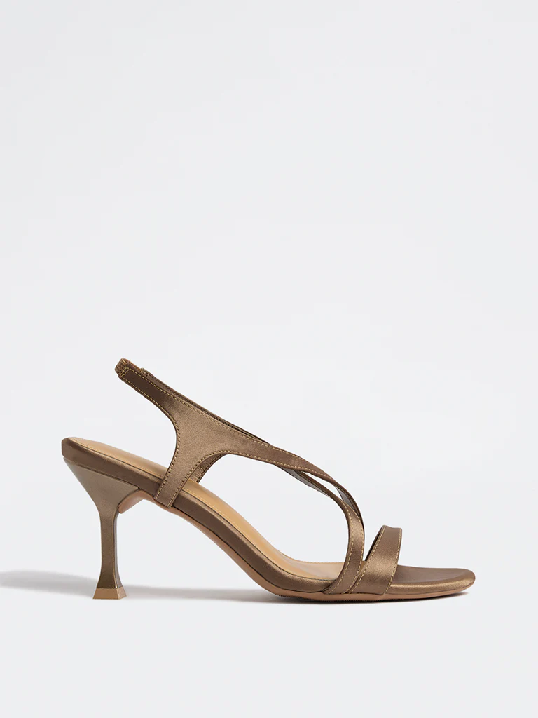 LUNA BLU Taupe Criss-Cross Detailed Sandals