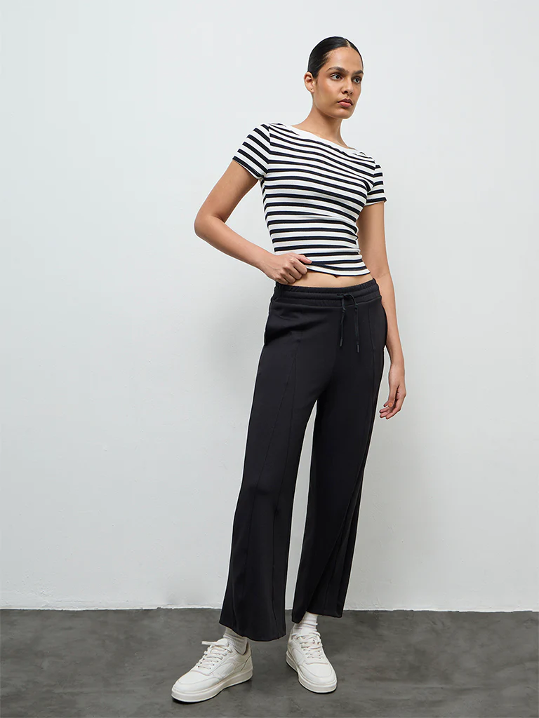 Nuoflexx Black High-Rise Track Pants