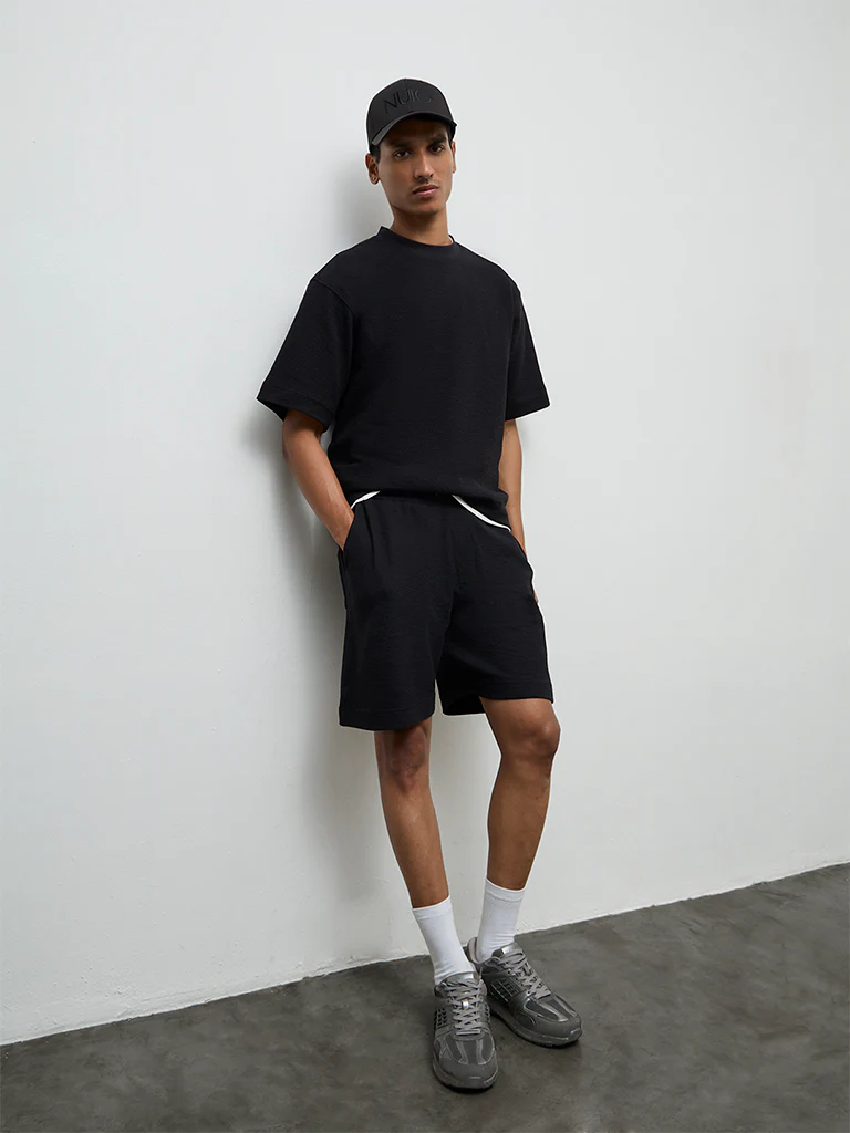 Nuoflexx Black Relaxed-Fit Mid-Rise Cotton-Blend Shorts