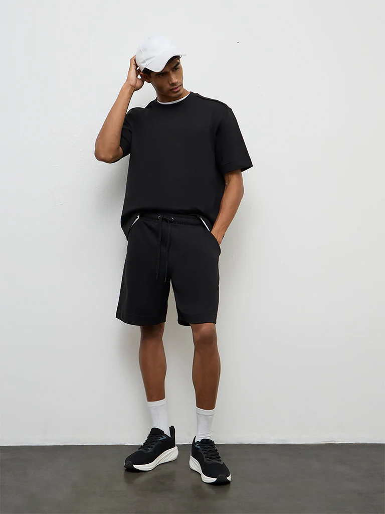 Nuoflexx Black Relaxed-Fit Mid-Rise Cotton-Blend Shorts