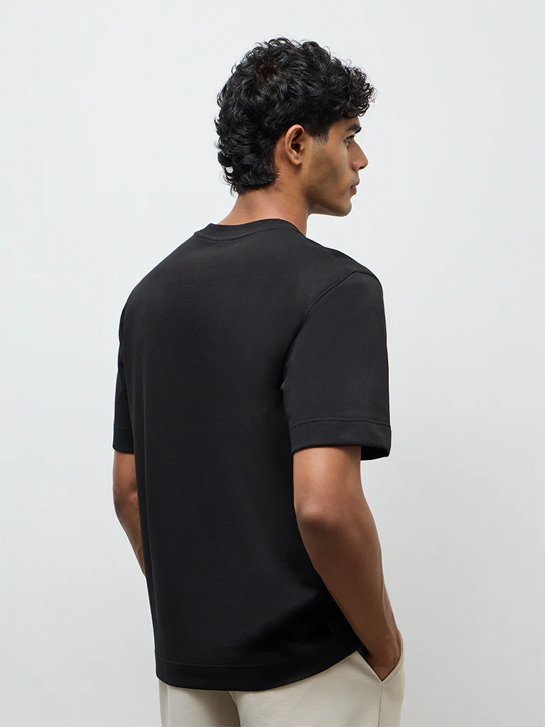 Nuoflexx Black Relaxed-Fit T-Shirt - Image 5