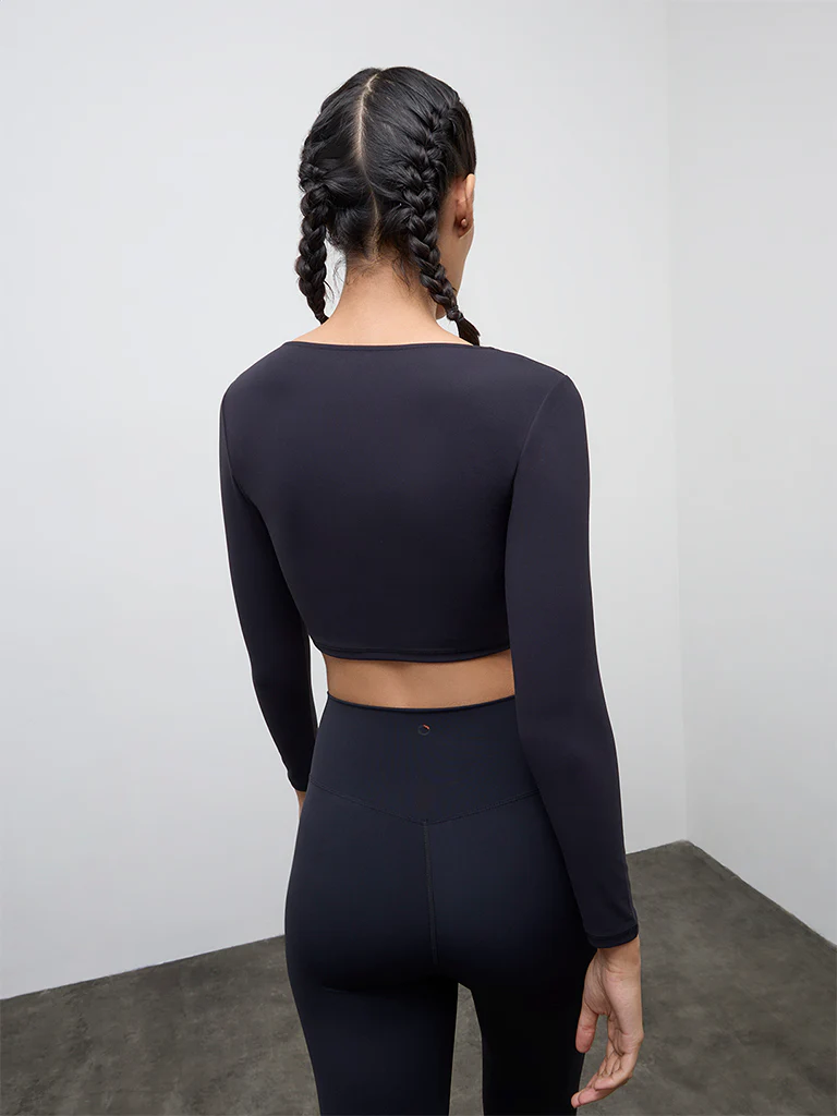 Nuoflexx Black Ruched Top - Image 4
