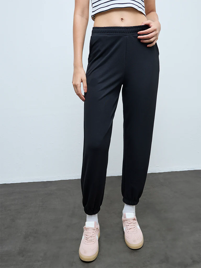 Nuoflexx Black Solid High-Rise Joggers - Image 2