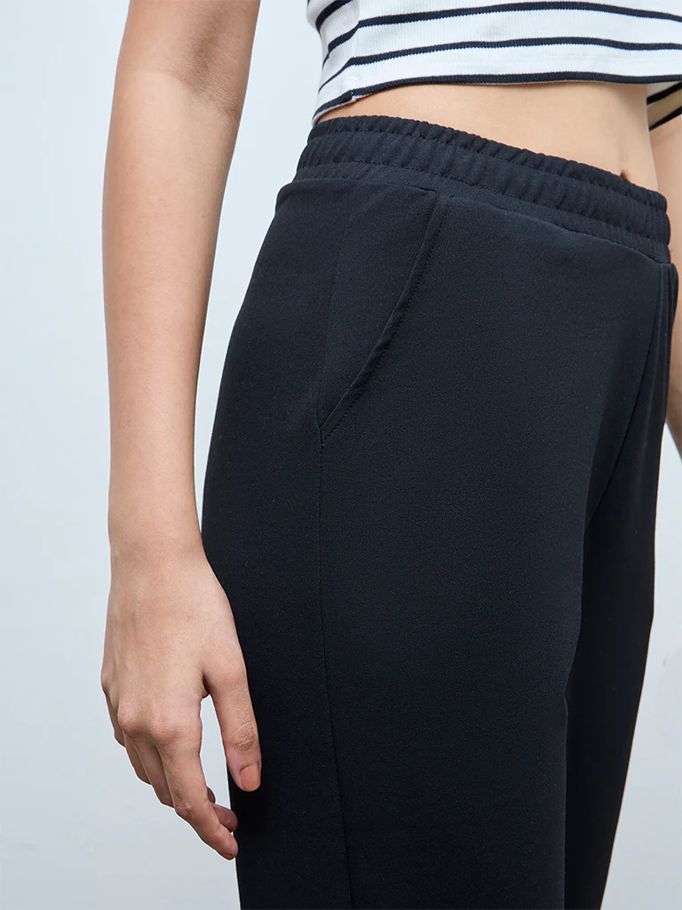 Nuoflexx Black Solid High-Rise Joggers - Image 3
