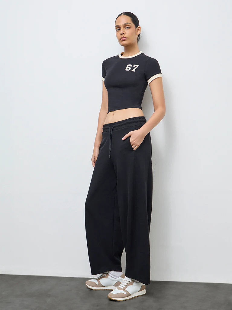 Nuoflexx Black Solid High-Rise Pants