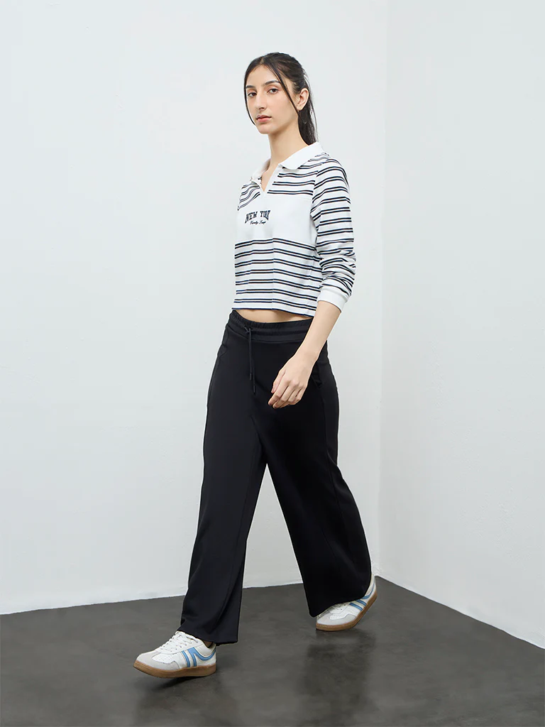 Nuoflexx Black Solid High-Rise Track Pants