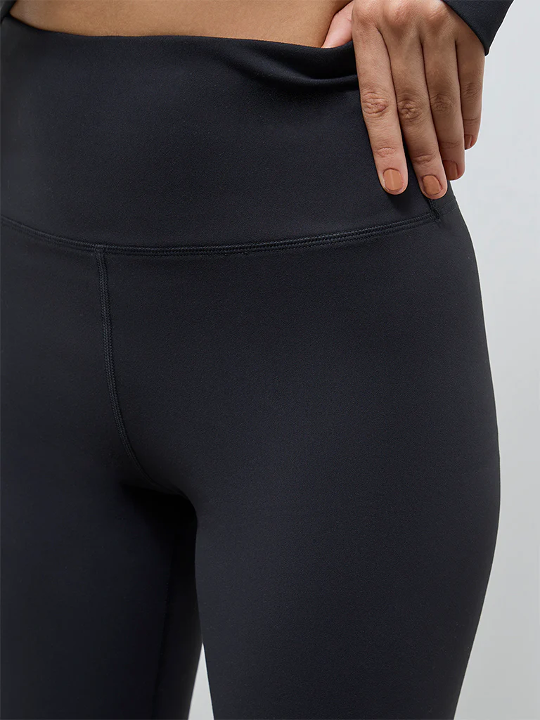 Nuoflexx Black Solid Mid-Rise Yoga Pants - Image 3