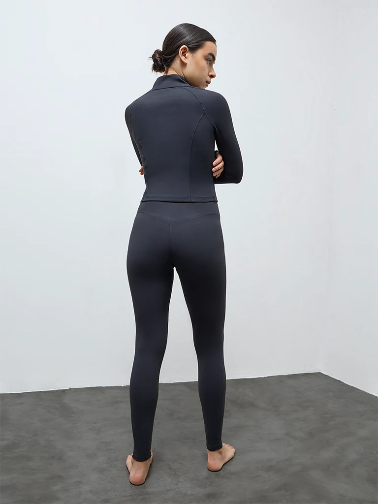 Nuoflexx Black Solid Mid-Rise Yoga Pants - Image 4