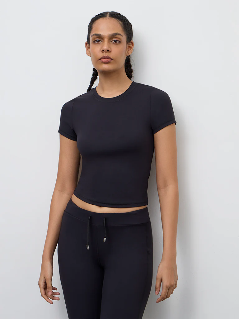 Nuoflexx Black Solid T-Shirt