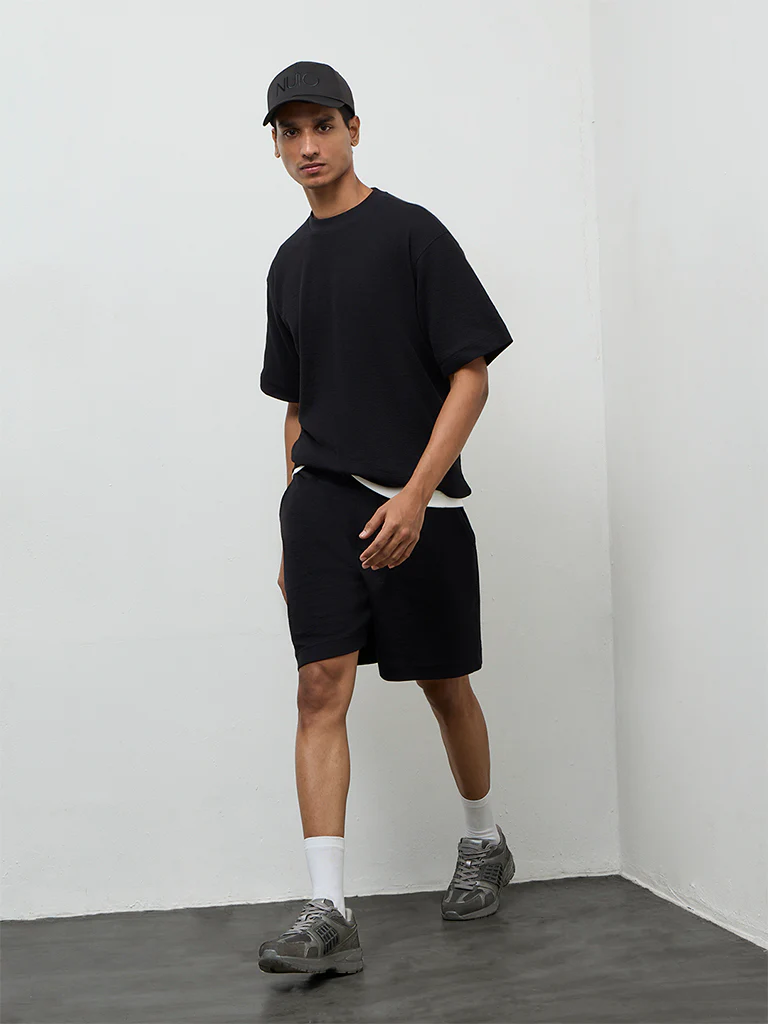 Nuoflexx Black Textured Relaxed-Fit Cotton-Blend T-Shirt - Image 2