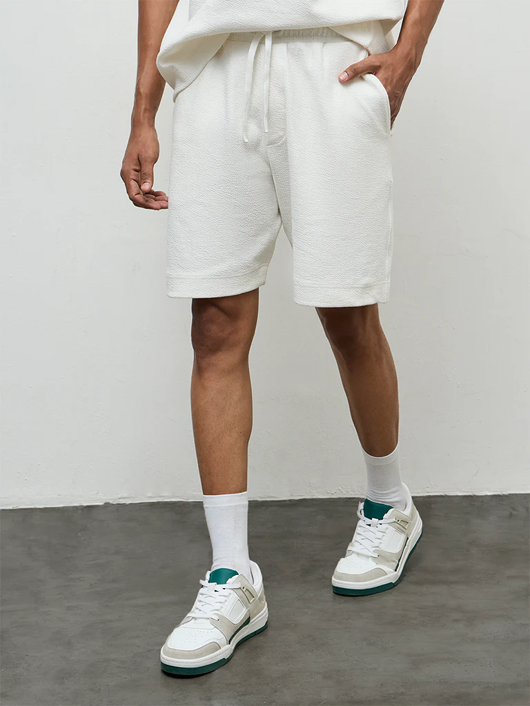 Nuoflexx Off-White Relaxed-Fit Mid-Rise Cotton-Blend Shorts