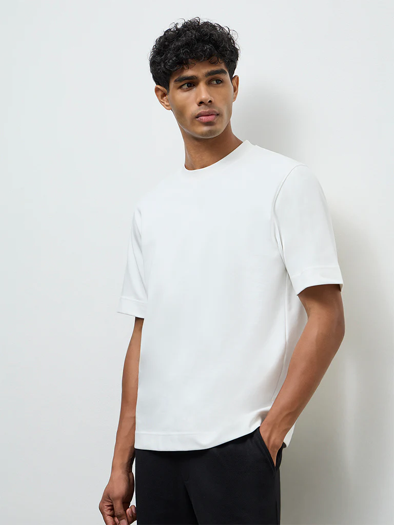 Nuoflexx Off-White Relaxed-Fit T-Shirt