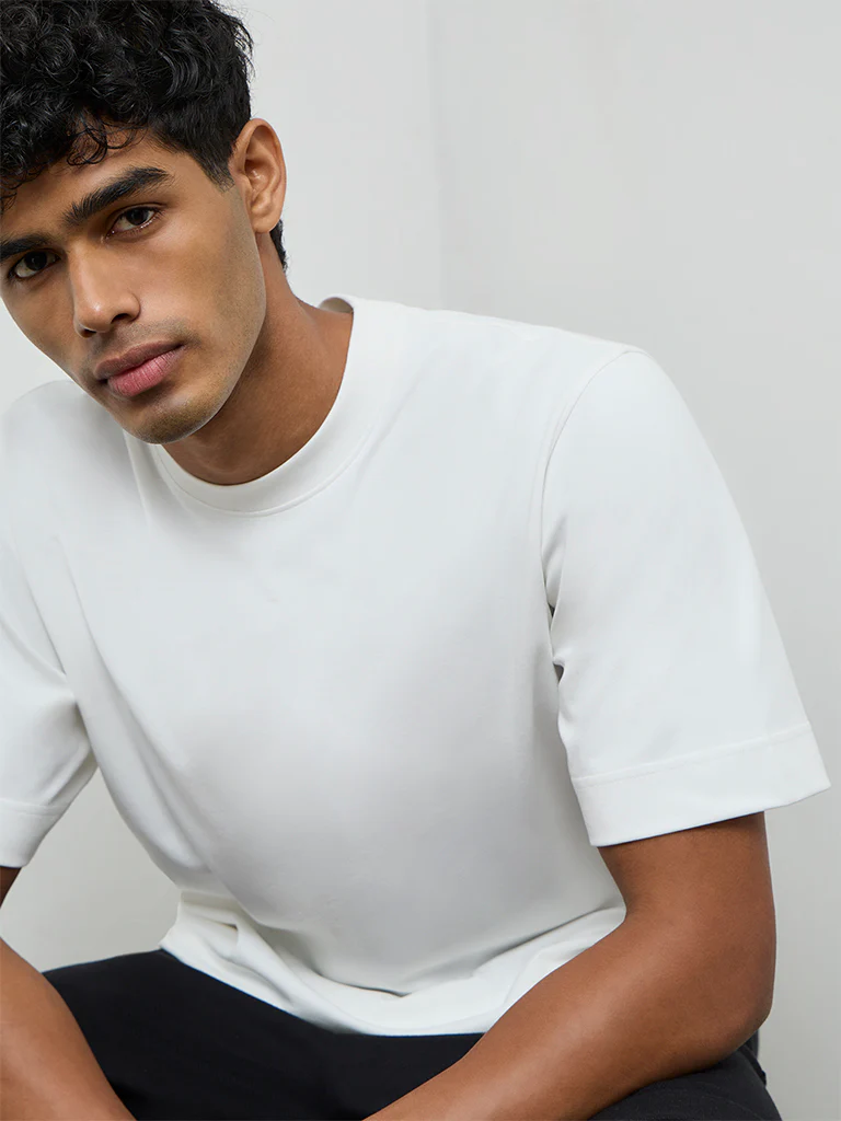 Nuoflexx Off-White Relaxed-Fit T-Shirt - Image 4