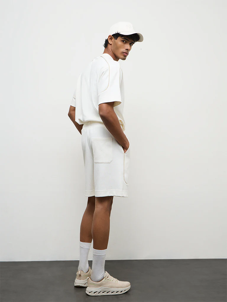 Nuoflexx Off-White Text-Detail Relaxed Fit Mid-Rise Cotton-Blend Shorts - Image 4