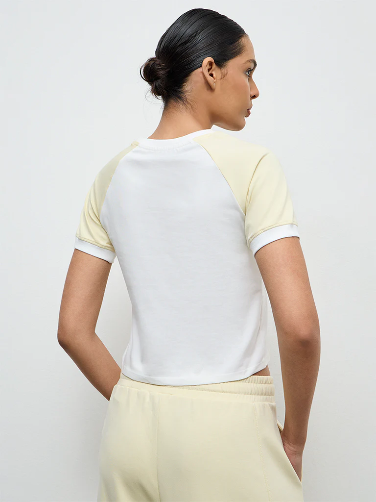 Nuoflexx Off-White Text Printed Cotton-Blend T-Shirt - Image 4