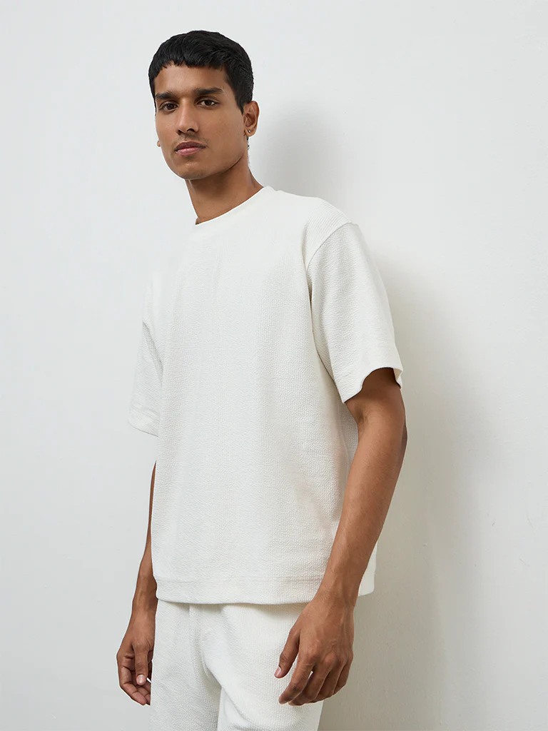Nuoflexx Off-White Textured Relaxed-Fit Cotton-Blend T-Shirt - Image 3