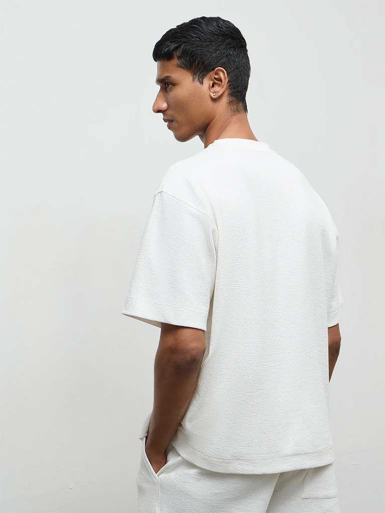 Nuoflexx Off-White Textured Relaxed-Fit Cotton-Blend T-Shirt - Image 5