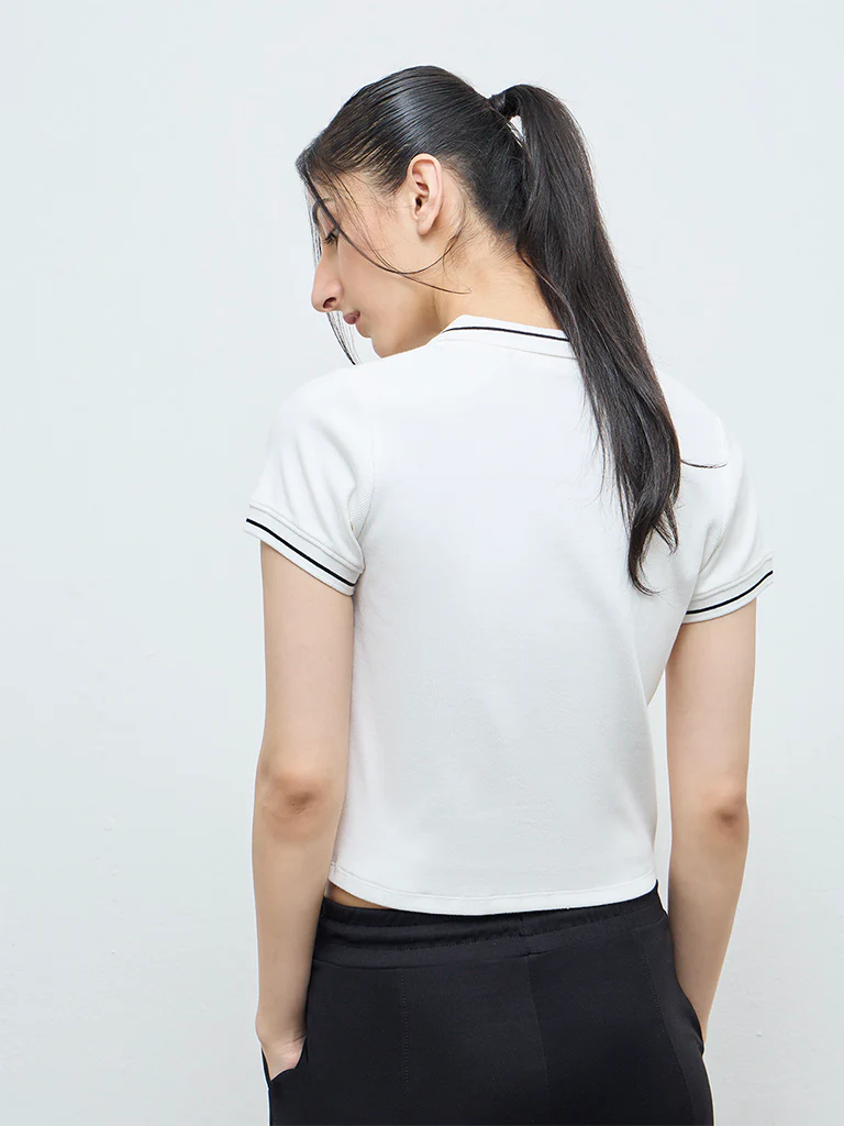 Nuoflexx Off-White Textured T-Shirt - Image 4