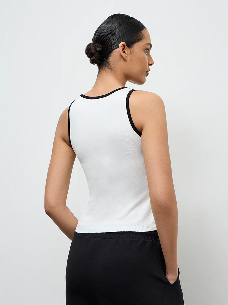 Nuoflexx Off-White Textured T-Shirt - Image 4