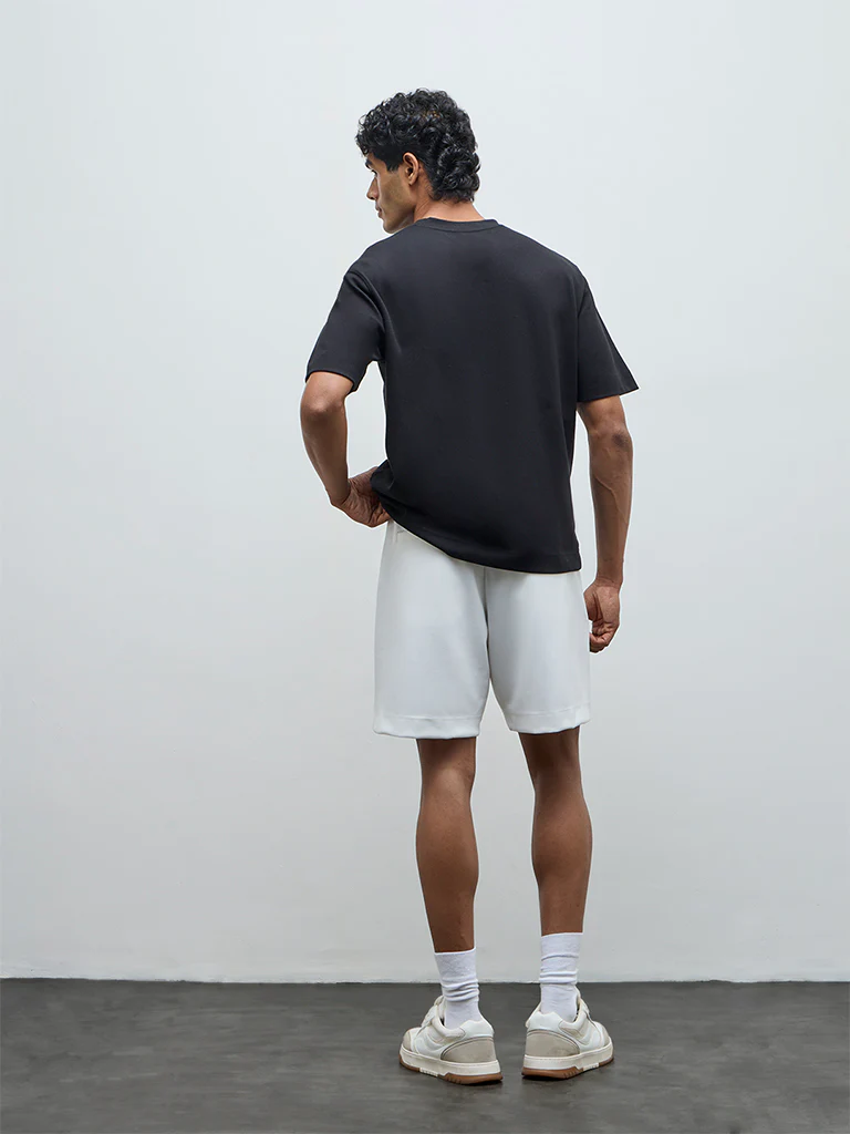Nuoflexx White Relaxed-Fit Mid-Rise Shorts - Image 4